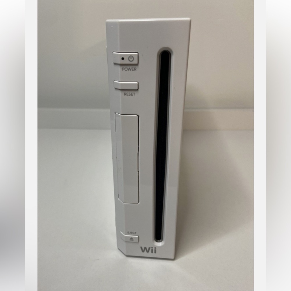 Nintendo Wii RVL-001 Console White - Working But For Parts- Please Read